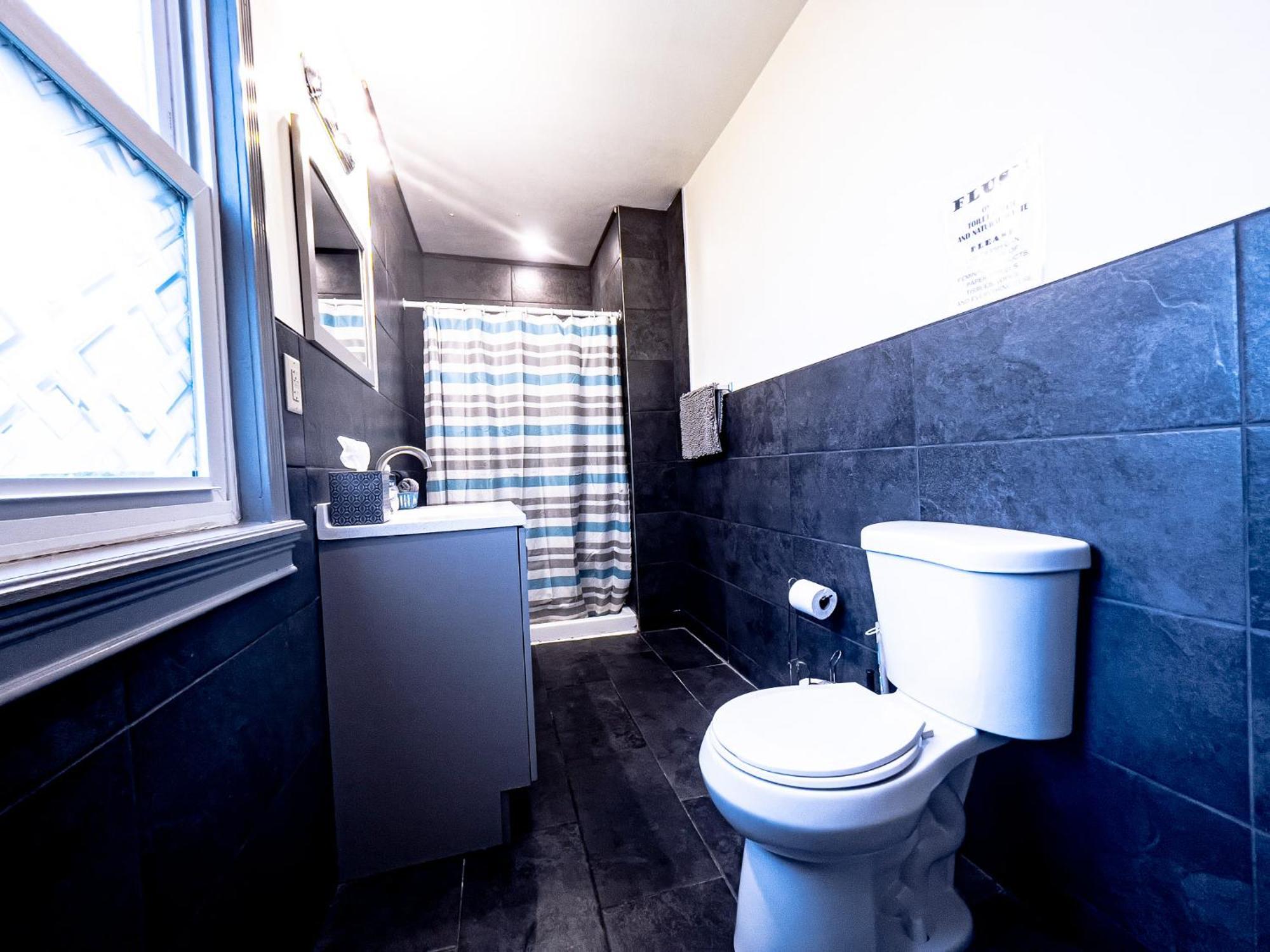 Centrally Located 5Br House In Niagara Falls Holiday home Niagara Falls