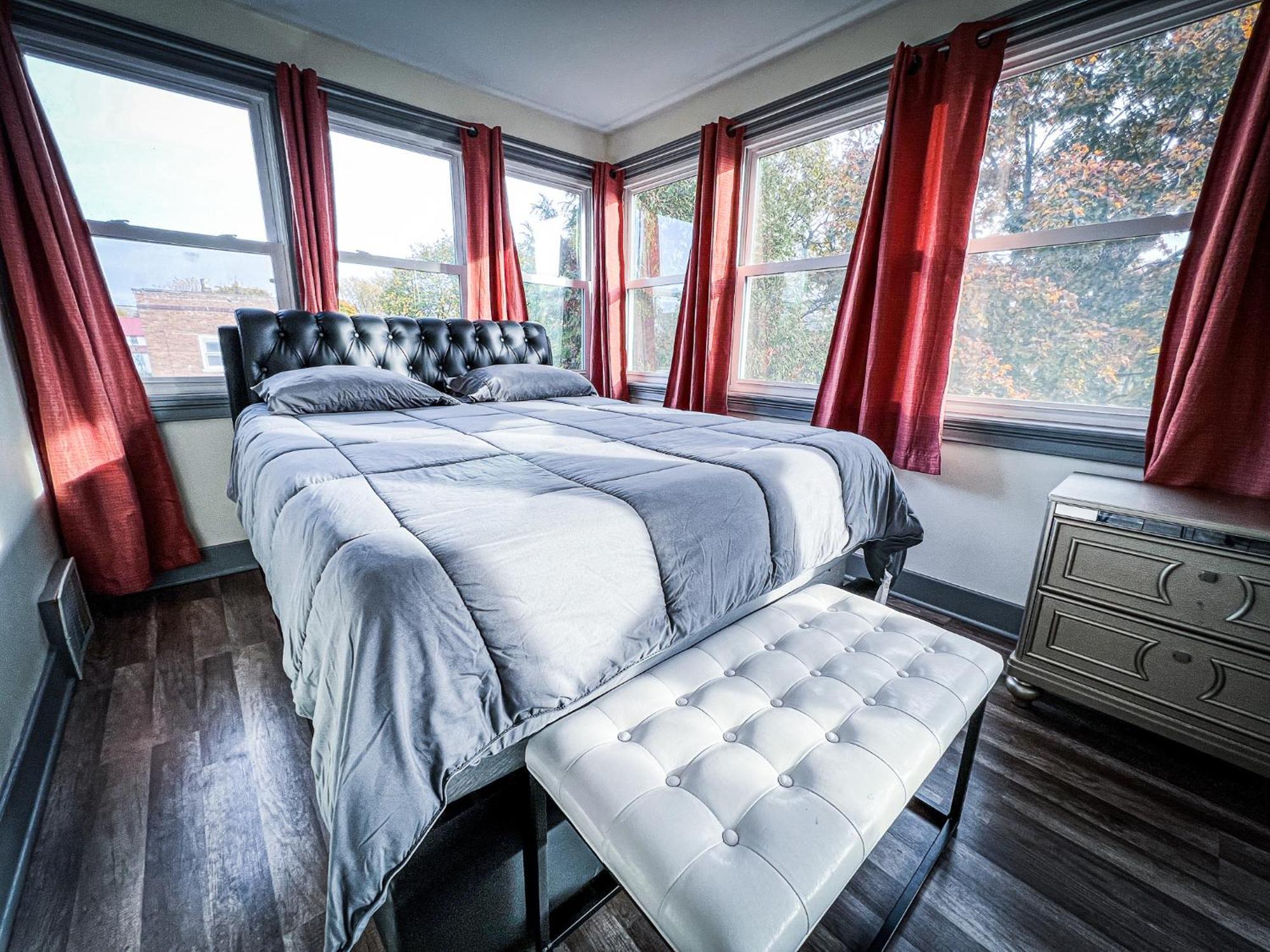 Holiday home Centrally Located 5Br House In Niagara Falls *