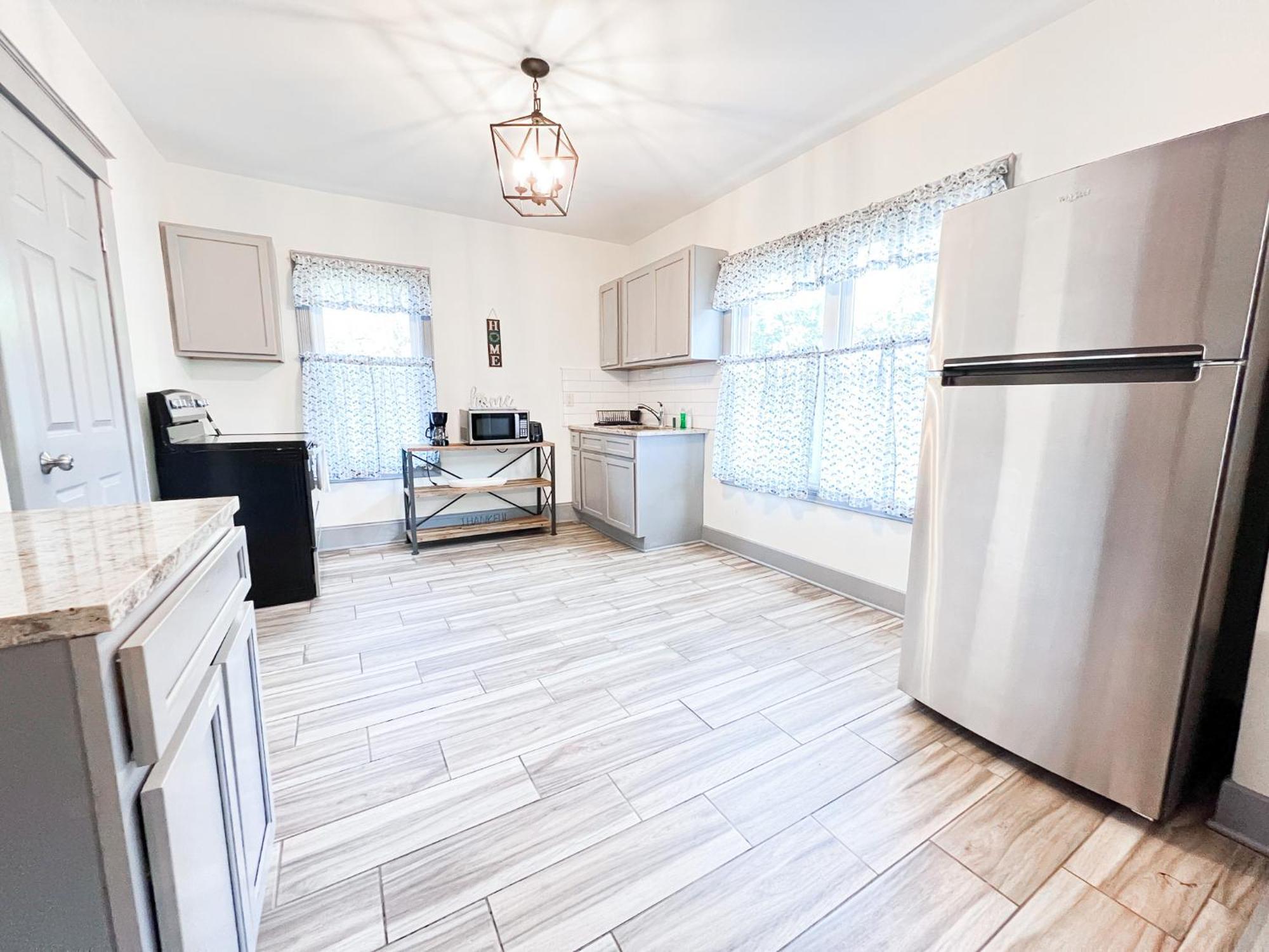 Centrally Located 5Br House In Niagara Falls Holiday home Niagara Falls